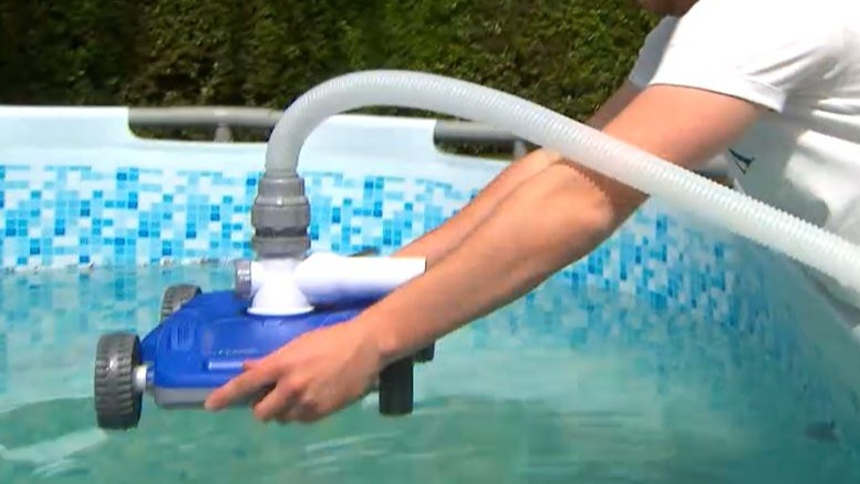 3 solutions pour une piscine propre