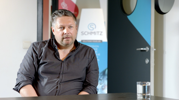 De veelzijdigheid en LED-technologie van VUTEk®-printers komen Schmitz goed van pas.