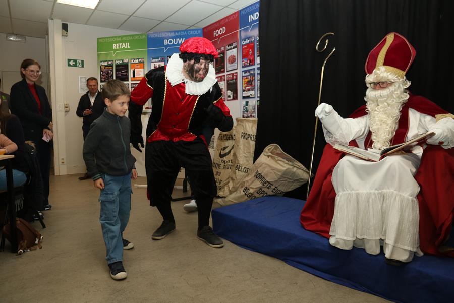 De Sint op bezoek bij PMG