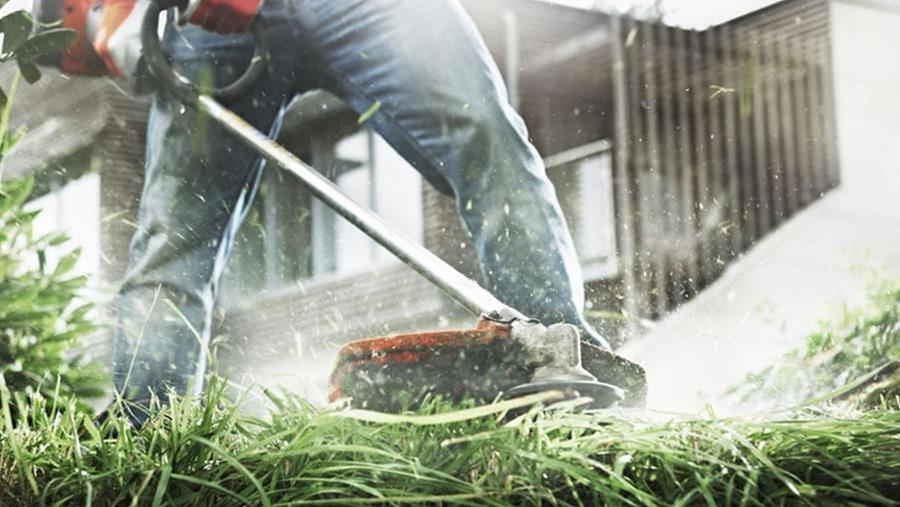 Comment utiliser un coupe-herbe?