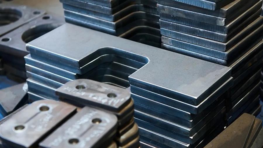 Laser Works koopt randafwerkingsmachine voor lasergesneden metaal