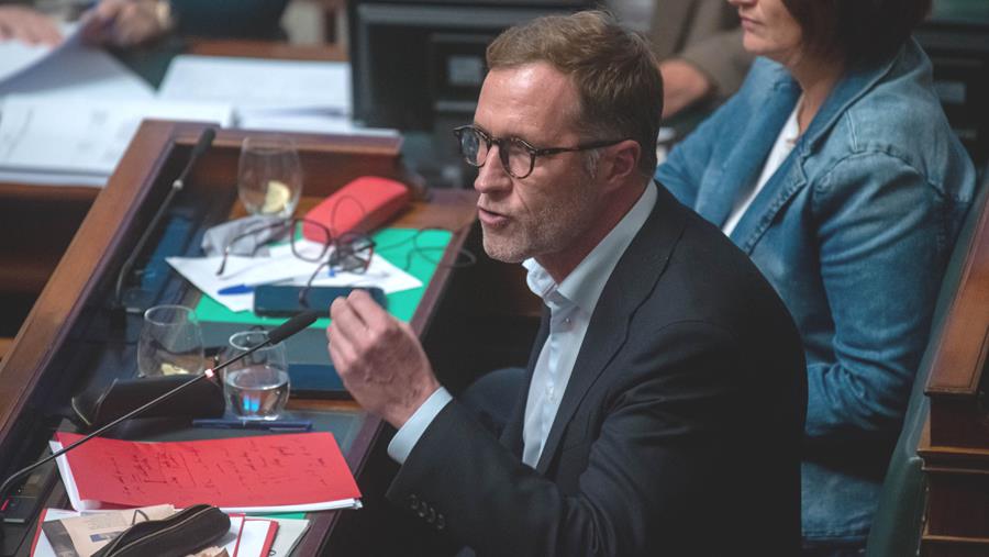 Le PS soutiendra la fin du Sénat si... l'on inscrit le droit à l'IVG dans la Constitution !