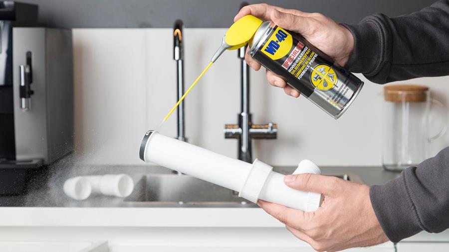 WD-40 SPECIALIST SILICONENSPRAY: THE ULTIMATE PROTECTOR