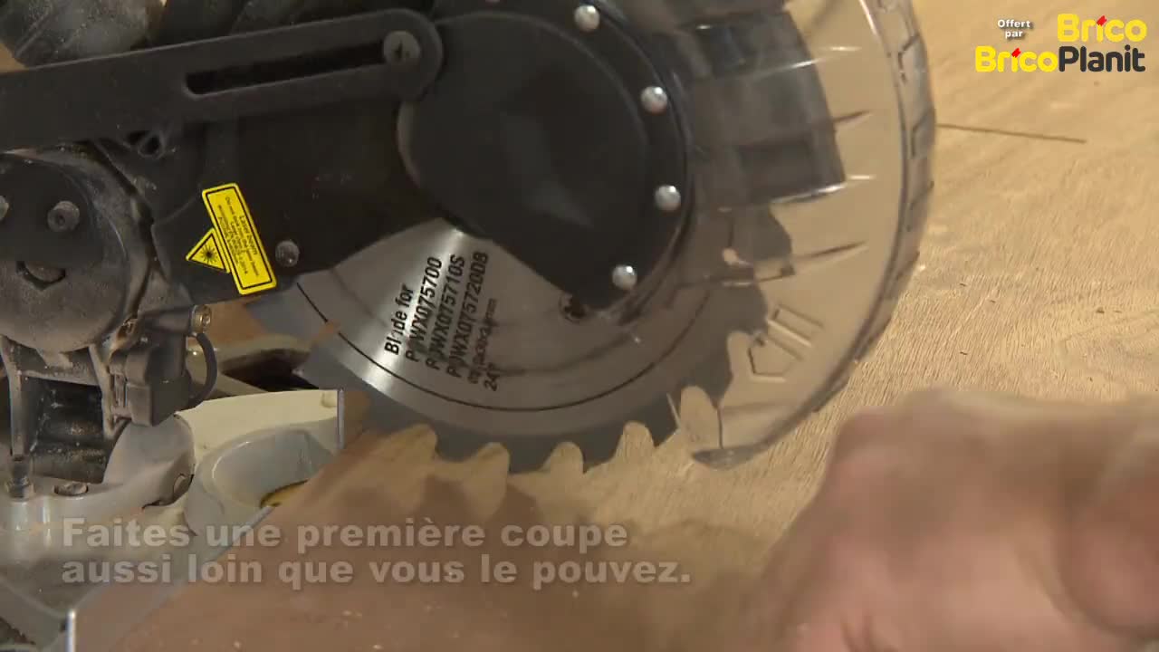 Comment scier des planches larges avec une scie à onglet?